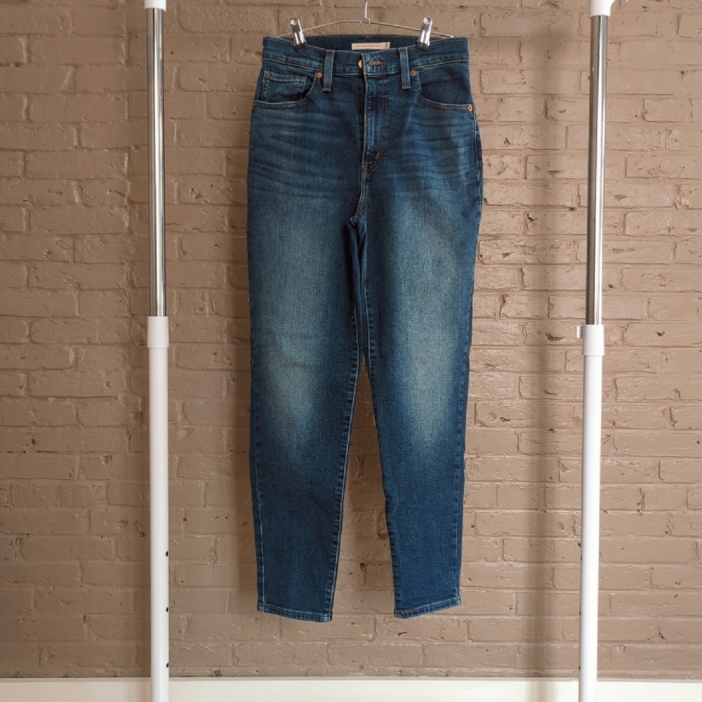 Levi's High Waisted Mom Jeans 27/29